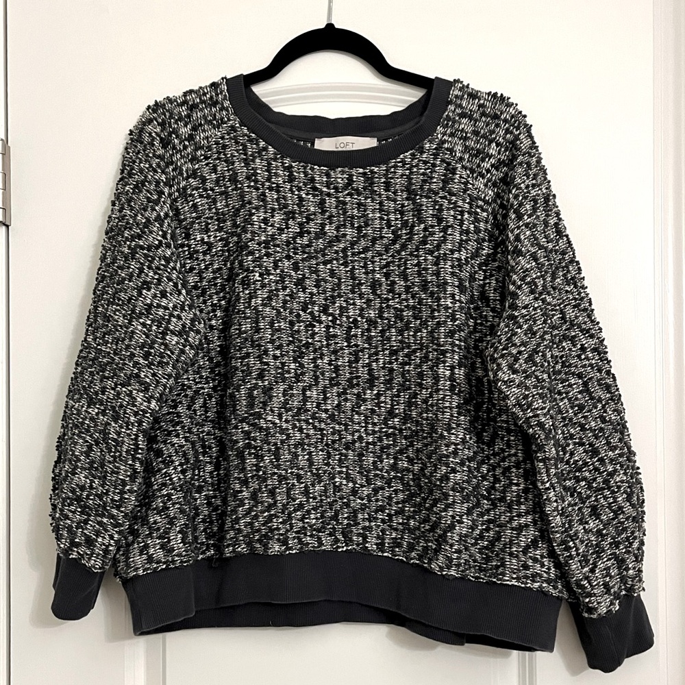 Beautiful knit sweater slightly cropped from LOFT size XL